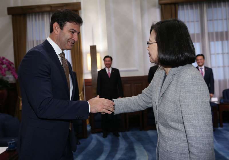 Une délégation parlementaire paraguayenne reçue au Palais présidentiel