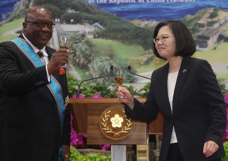 Tsai Ing-wen accueille le premier ministre de Saint Christophe-et-Niévès