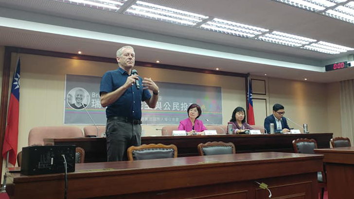 Bruno Kaufmann à Taiwan pour préparer le forum des démocraties directes modernes (image RTI)