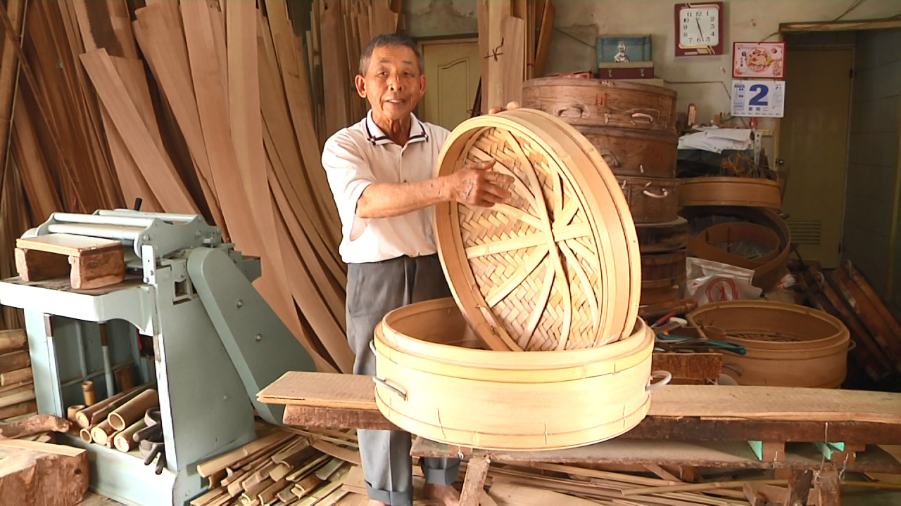 A 80 ans, le maître artisan Huang Fu-hsing maintient la tradition des paniers en bambou taiwanais