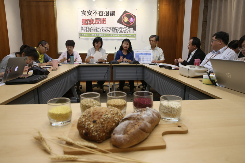 Les associations protestent contre l’autorisation du glyphosate sur certains produits