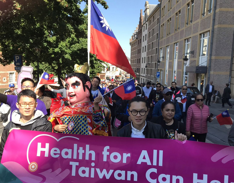 Le ministre de la Santé se rendra demain à Genève malgré l’absence d’invitation