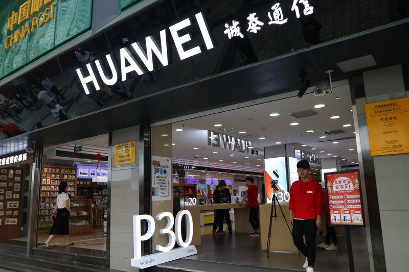 Le ministre de l’Économie réagit au divorce entre Google et Huawei