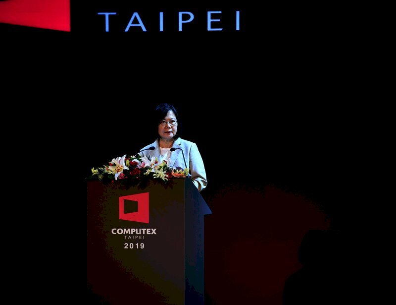 Tsai Ing-wen loue le secteur technologique local au COMPUTEX