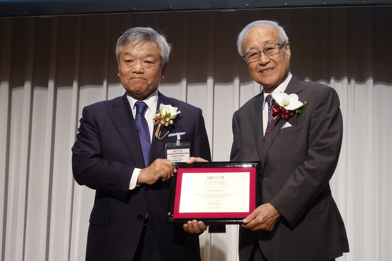 Le Taiwanais Liao I Chiu, père des crevettes géantes tigrées, reçoit le prix Nikkei Asia