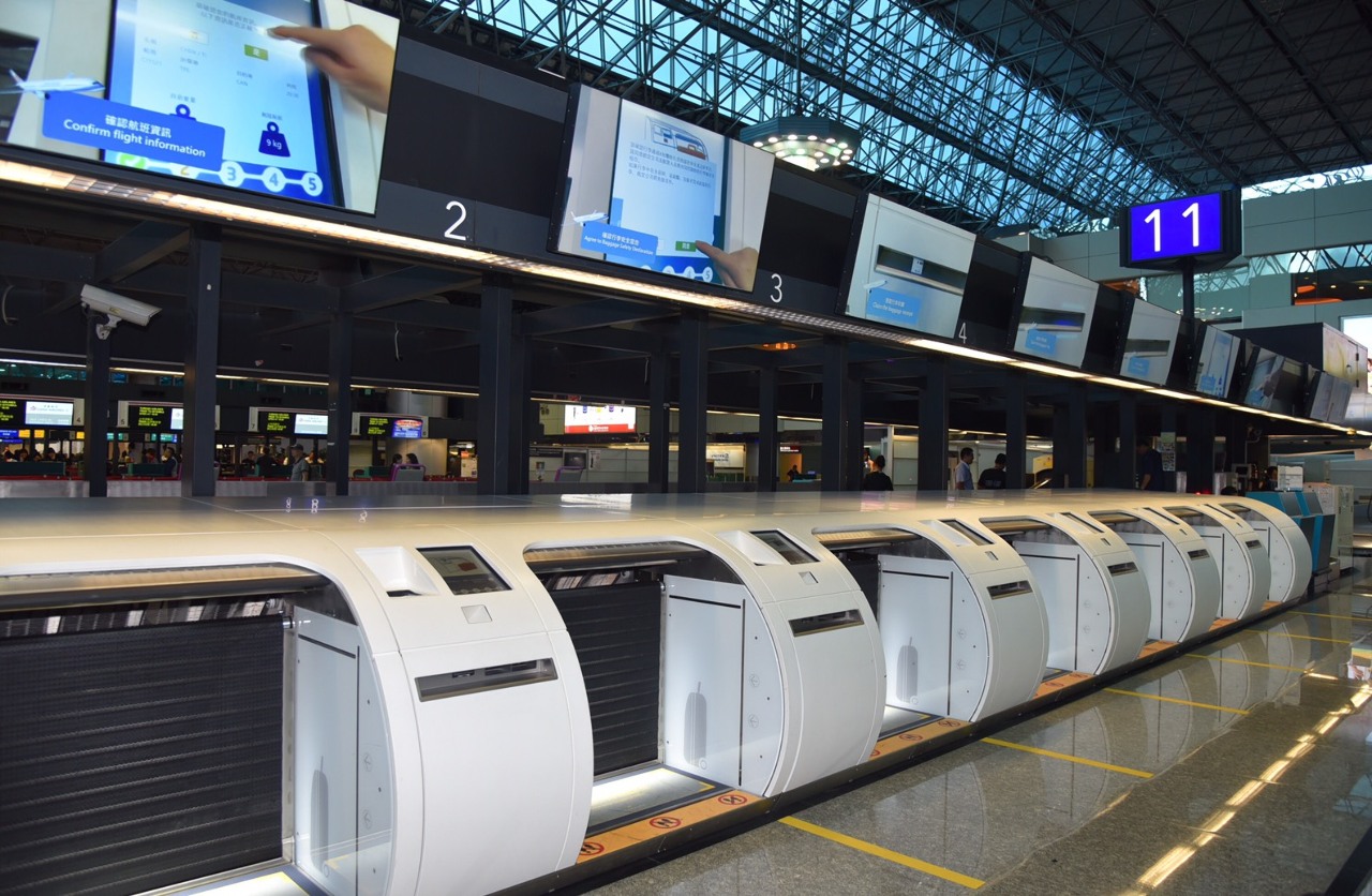 Des composants chinois dans des bornes d’enregistrement des bagages à Taoyuan créent la polémique