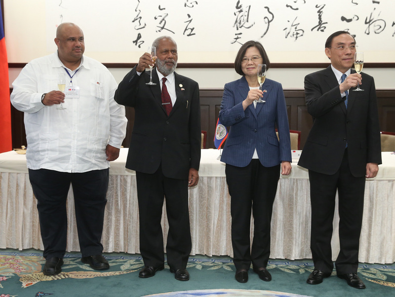 Le gouverneur de Belize en visite à Taiwan pour célébrer les 30 ans des relations diplomatiques