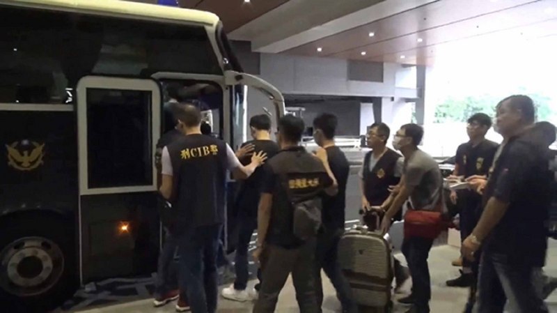 22 Taiwanais qui avaient monté une arnaque en Corée du Sud de retour pour être jugés à Taiwan