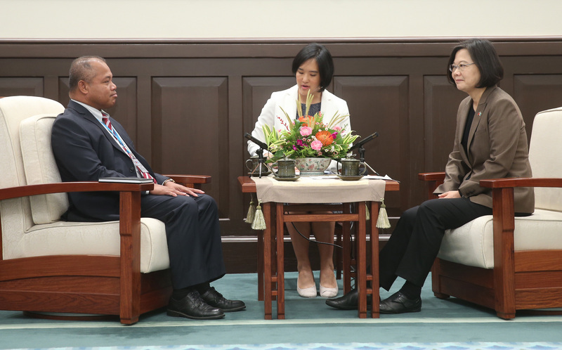 Tsai Ing-Wen rencontre le vice-président de la république des Palaos