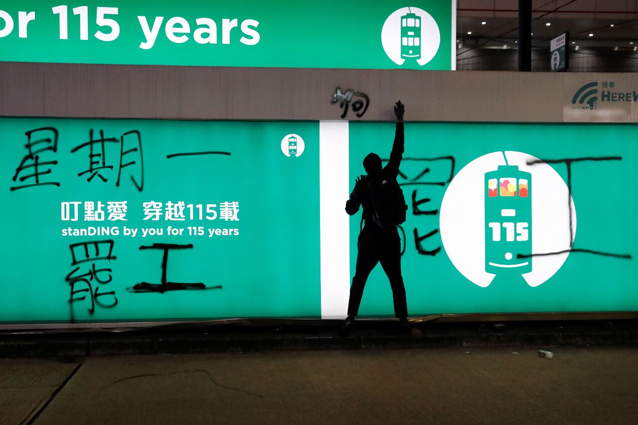 Grèves à Hong Kong : Eva Air et China Airlines annulent des vols