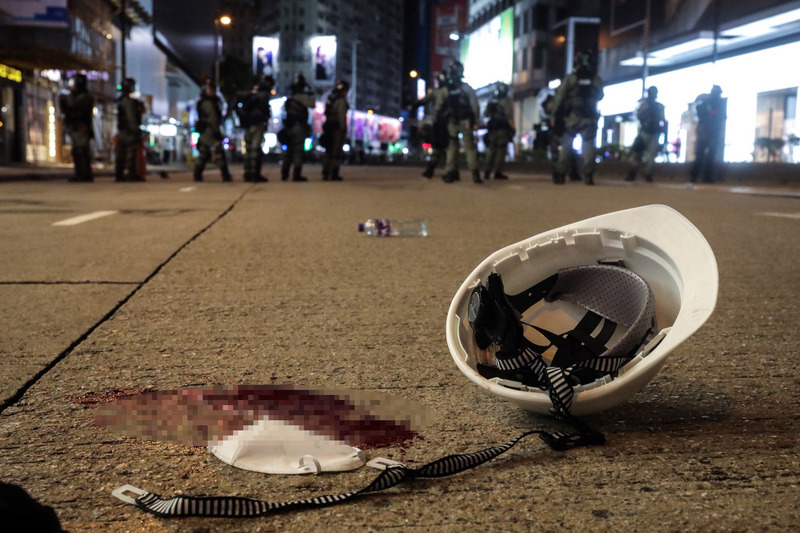 La présidente juge inquiétants les conflits entre policiers et manifestants à Hong Kong