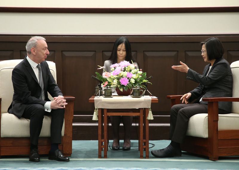 Le représentant français à Taiwan reçu par la Chef de l’Etat