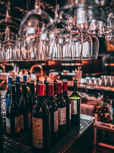 COVID-19 : le gouvernement ordonne la fermeture d’une catégorie de bars et de dancings