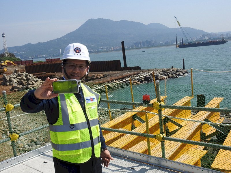 Inauguration des travaux du socle de la tour du pont Tamkang