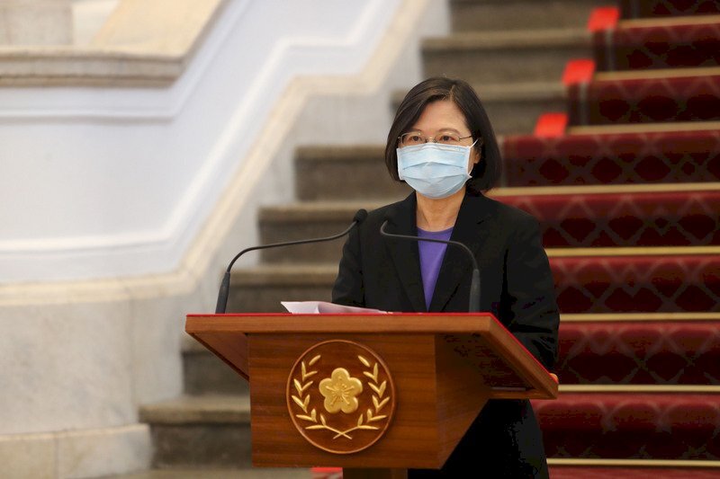 La présidente Tsai présente ses excuses au sujet du navire militaire Panshih