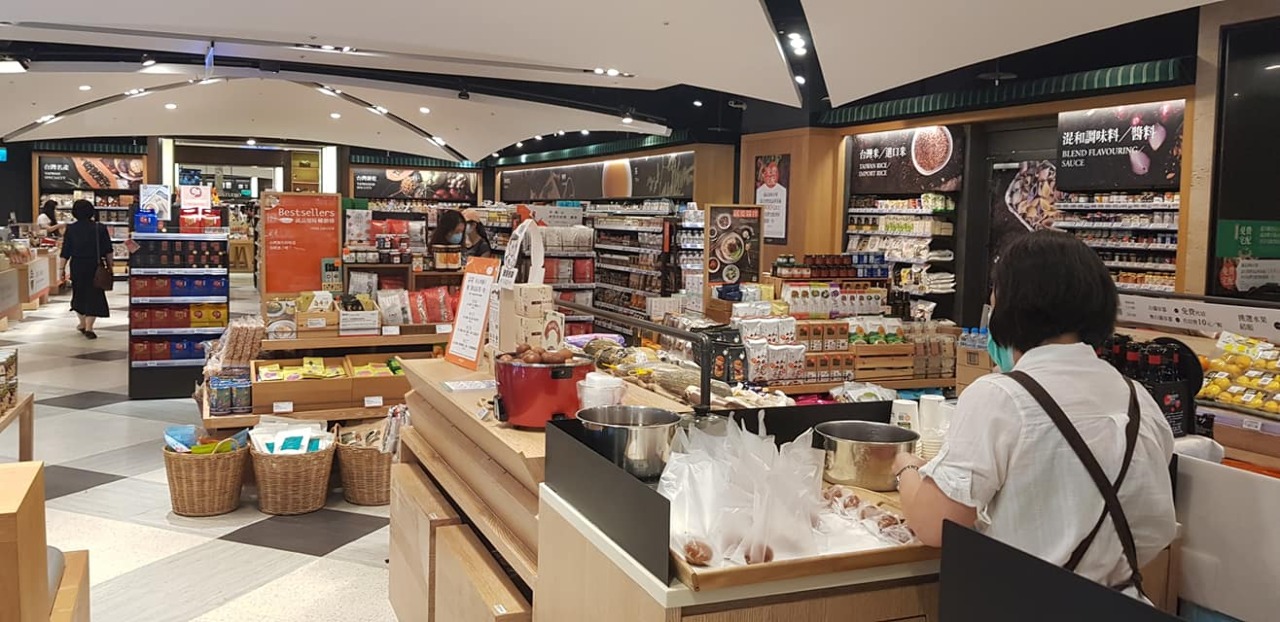 La nouvelle librairie Eslite ouverte 24/7 de Xinyi s’apprête à accueillir le public