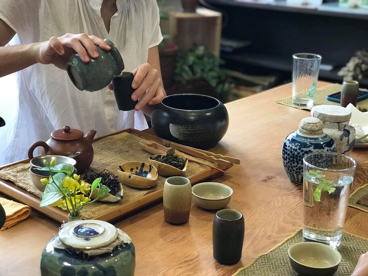 Classe de cérémonie du Thé au Coriander Cooking Studio (photo Coriander Cooking Studio)