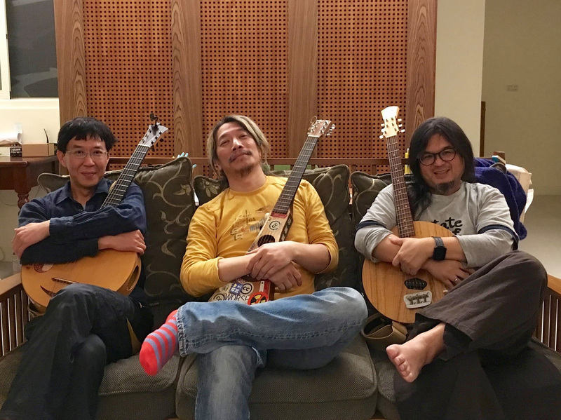 Chanteurs engagés Lin Sheng-xiang (gauche), Zhu Toupi (centre) et Yan Yong-neng (droite)（photo fournie par Lin Sheng-xiang）