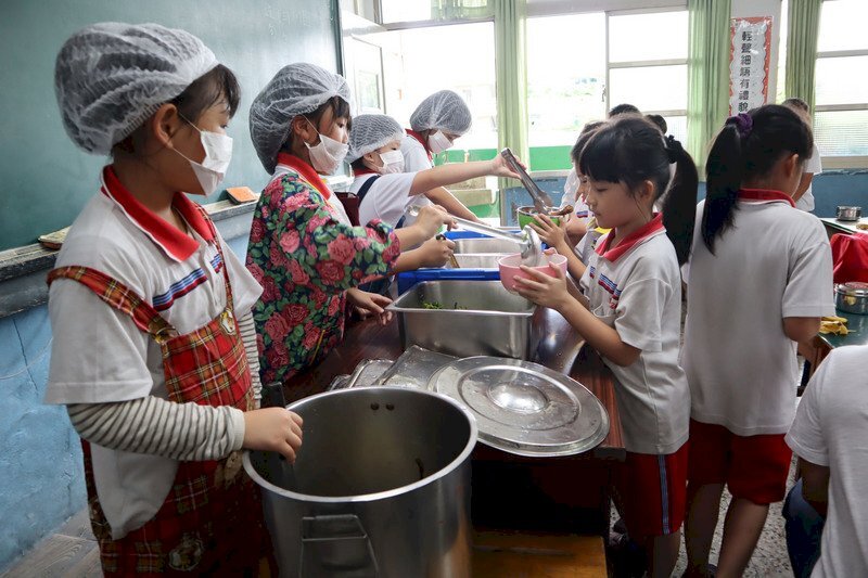 Augmentation des subventions aux repas scolaires des primaires et collèges
