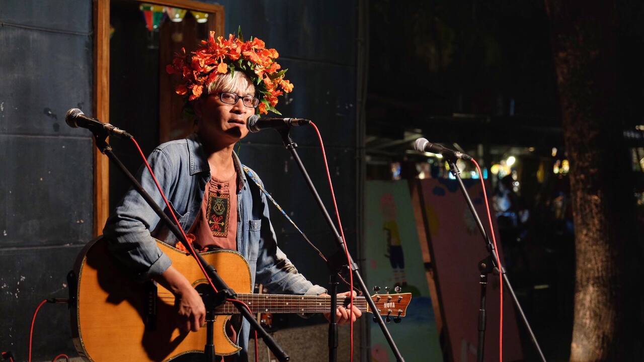 Le chanteur aborigène Dakanow présente son album  « Liulang de Naruwan » (1/2)