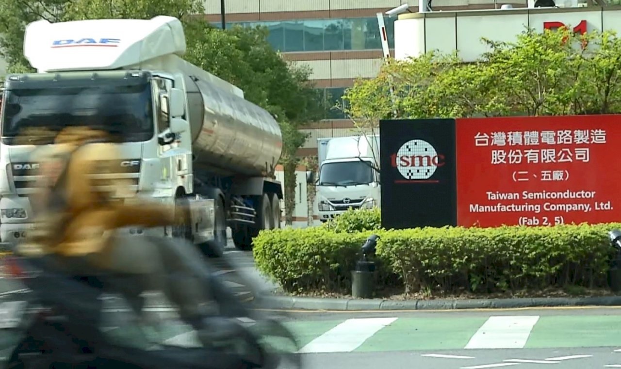 Les géants des semi-conducteurs mobilisent les camions-citernes d’eau