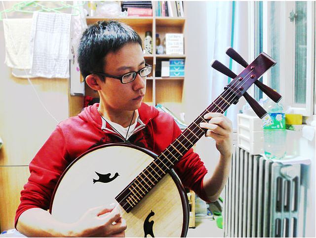 Le luth chinois à manche long