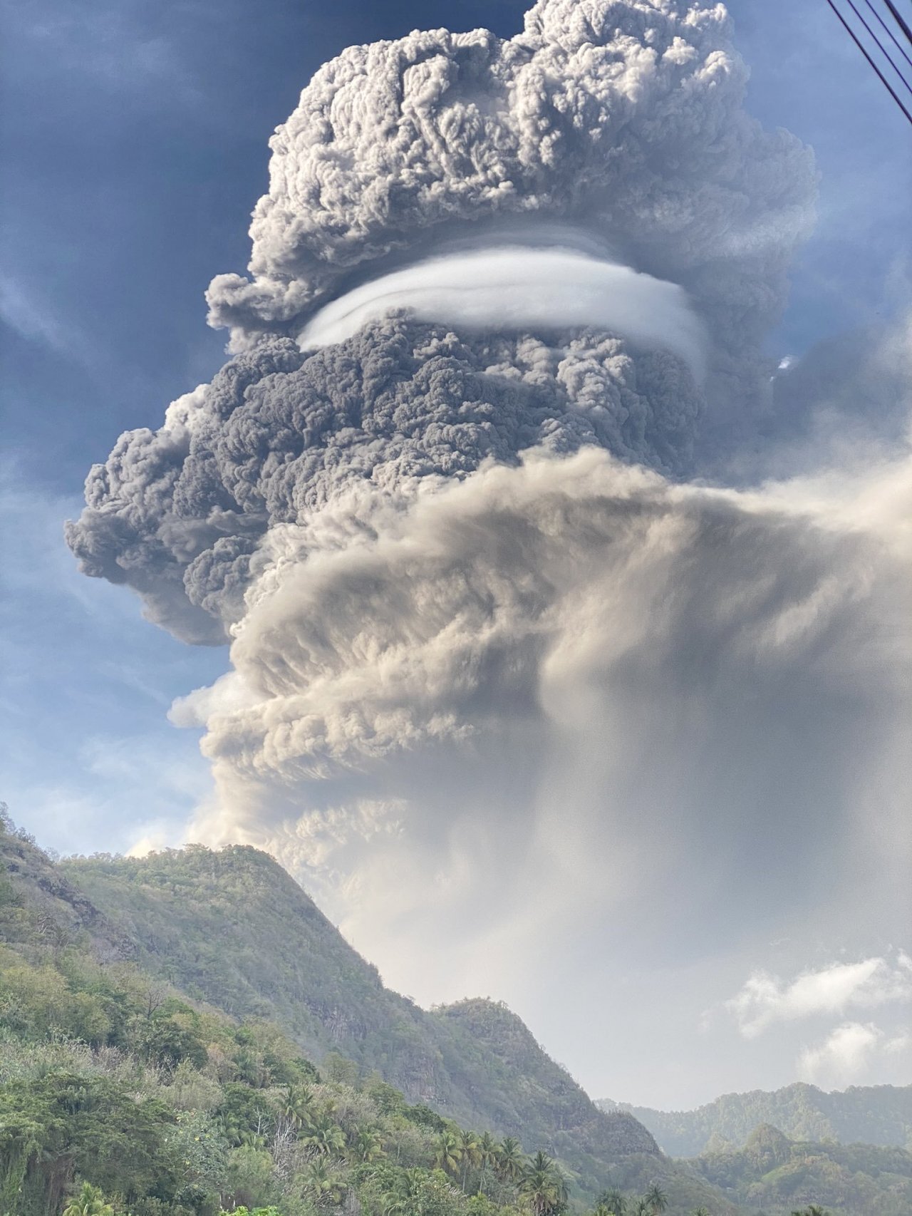 Taïwan donne 300 000 dollars américains à Saint-Vincent-et-les-Grenadines après une éruption volcanique