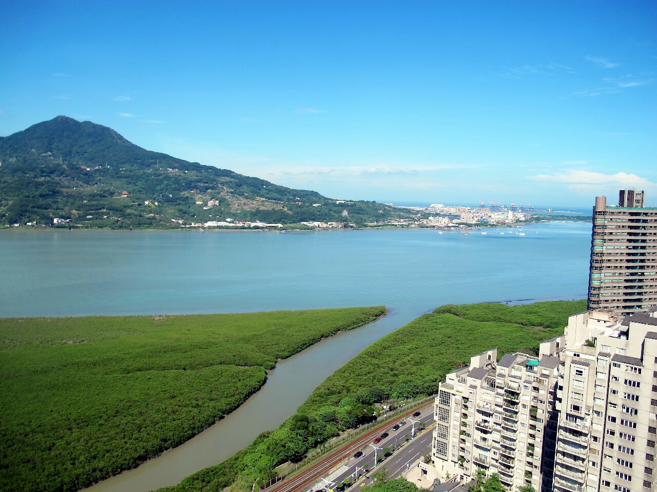 Courrier : fréquences, histoire de Tamsui, avortement