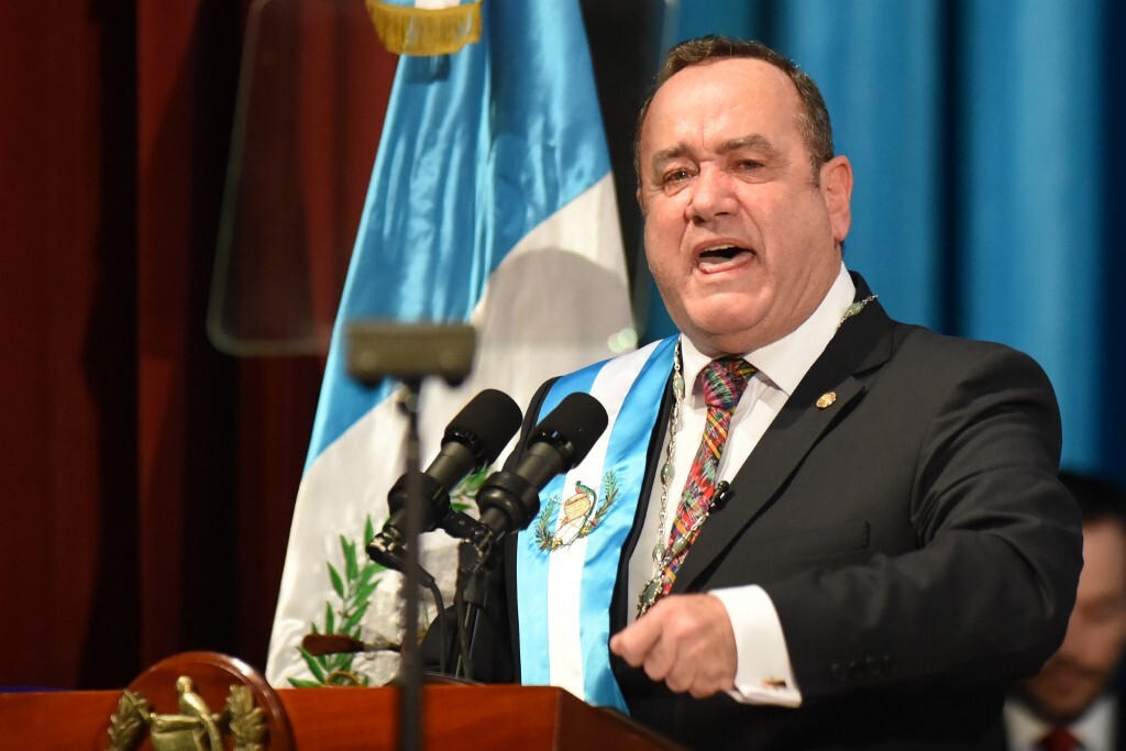 Le président du Guatemala exclut l’importation de vaccins chinois et réaffirme l’alliance avec Taiwan