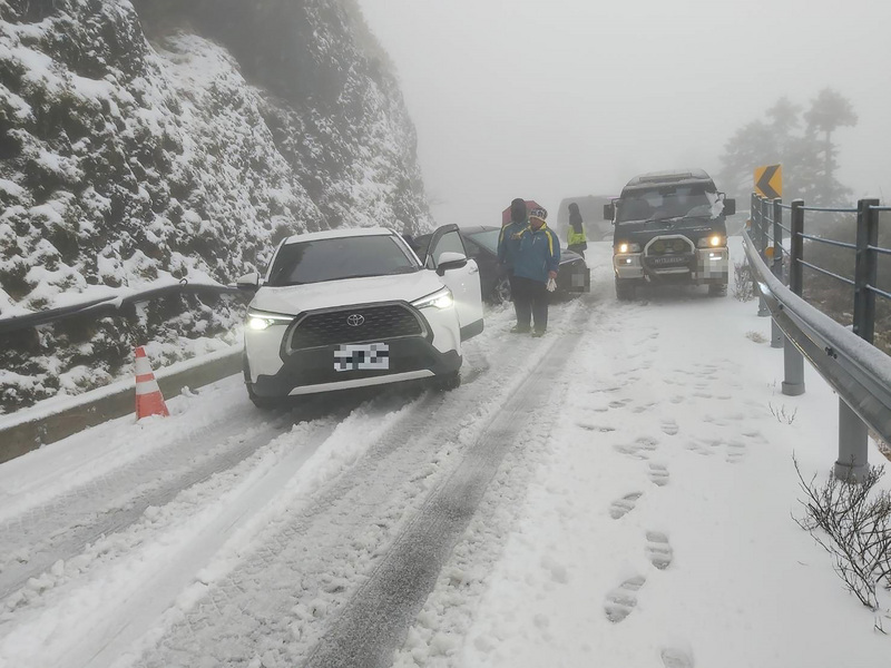 De la neige sur le toit de Taïwan pour le premier jour de l’année du tigre