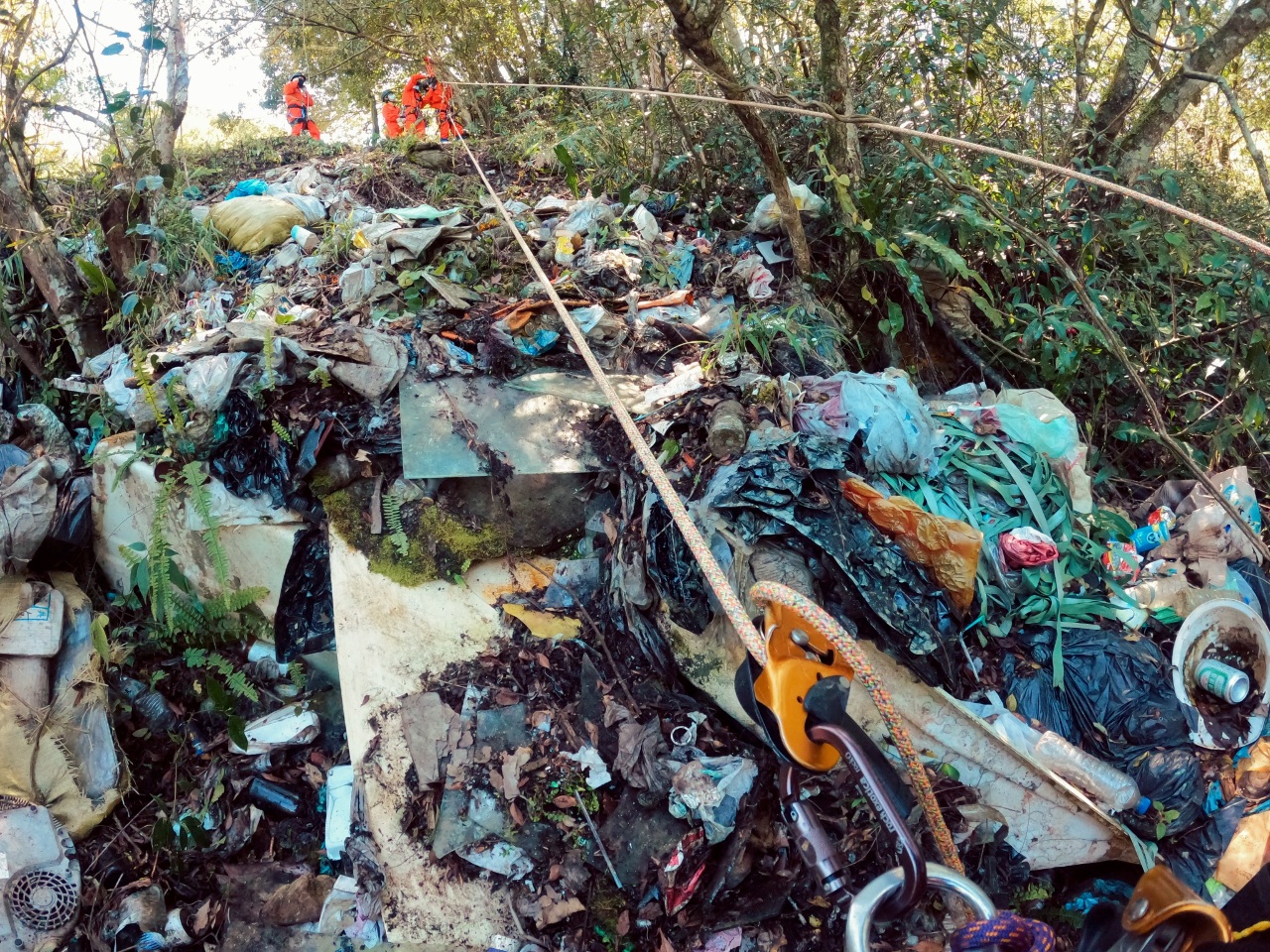 Lutte contre la pollution : Greenpeace récolte 500 kilos de déchets à Nantou