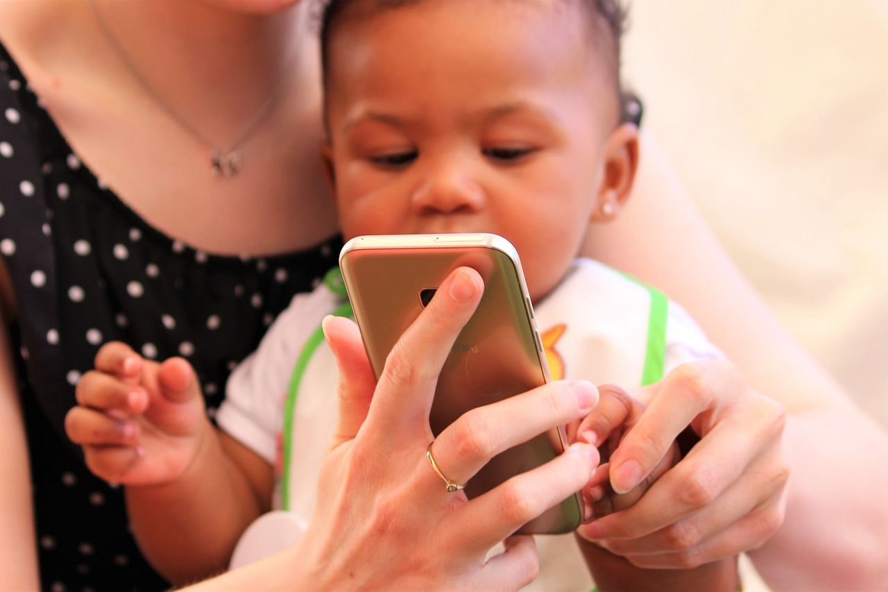 Des spécialistes alertent sur le temps d’écran des jeunes enfants