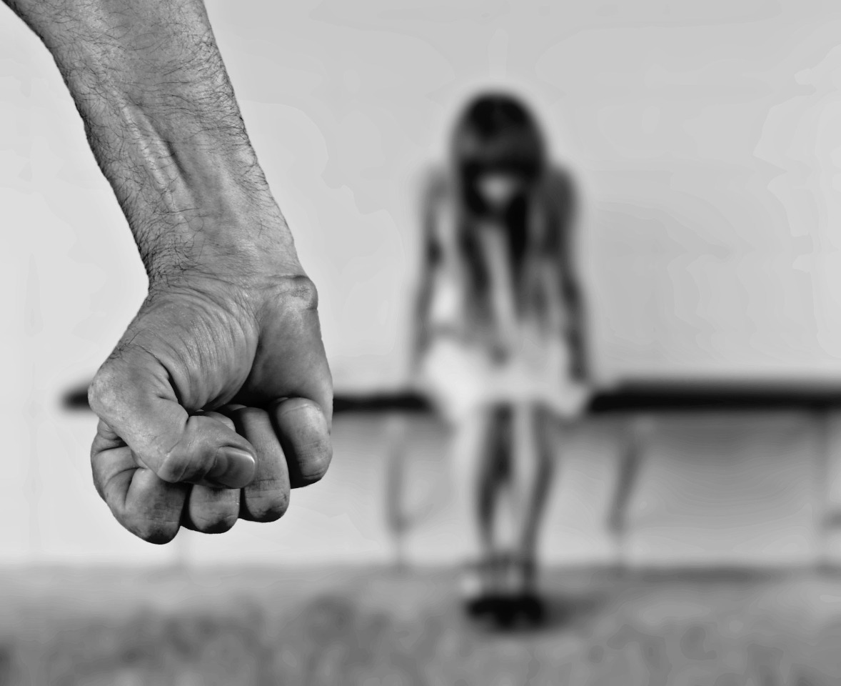Inculpation de responsables de réseaux pornographiques ayant fait plus de 800 victimes dont 45 mineur(e)s