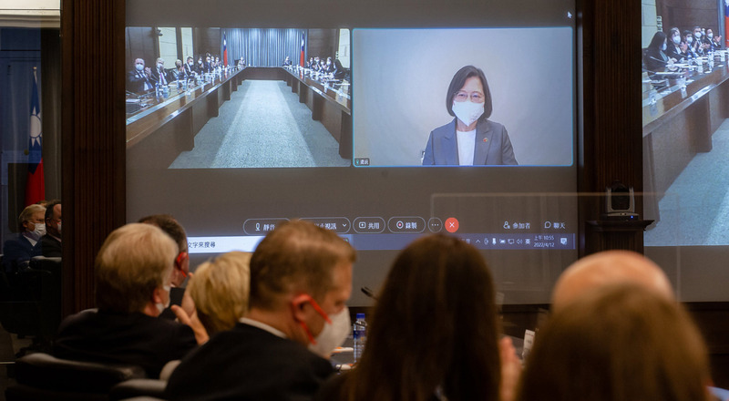 La présidente s’entretient par vidéo avec la délégation de parlementaires suédois et d’eurodéputés