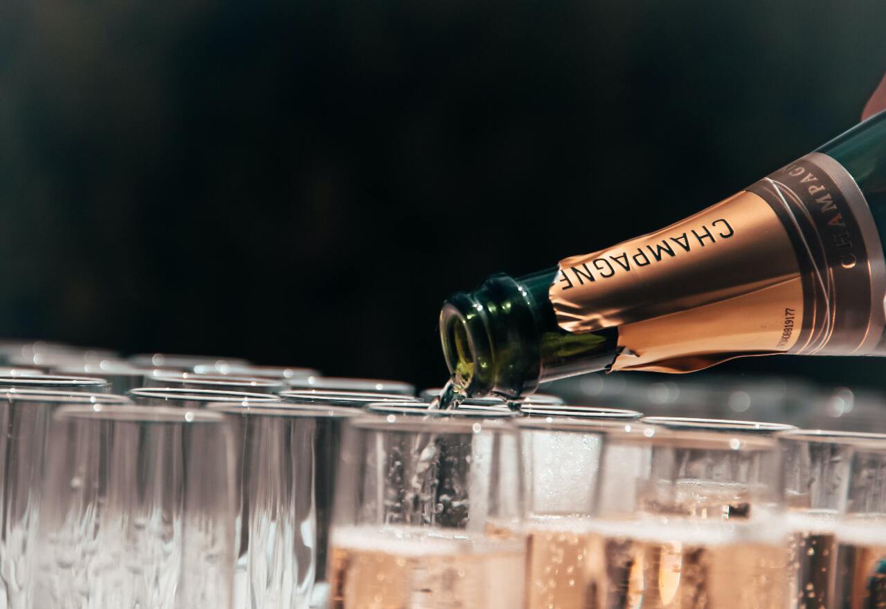 La taxe sur le champagne passe de 20 à 10%