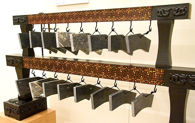 Anciens tambours et carillon de pierre
