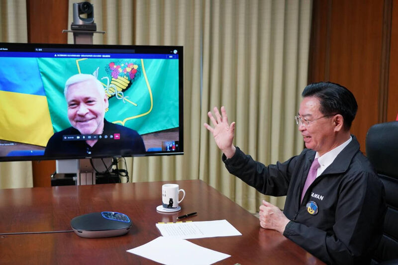 Le maire de Kharkiv remercie les Taïwanais de leurs dons