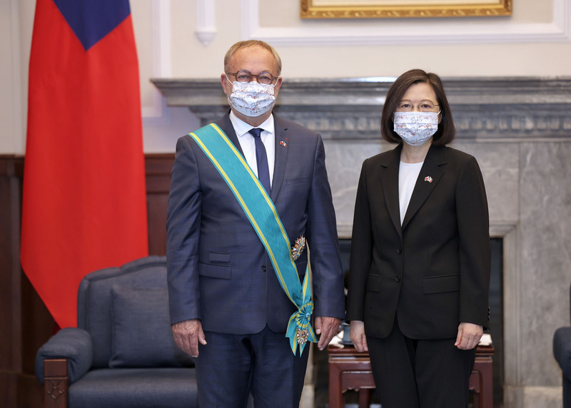 Tsai Ing-wen reçoit les sénateurs français et prône un accord bilatéral d’investissement avec l’Europe