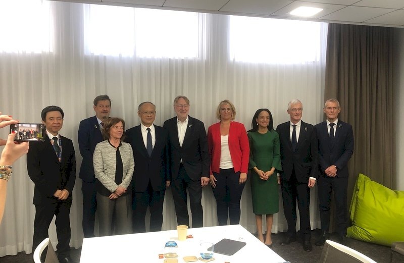 Le ministre John Deng participe à la réunion des ministres de l'OMC à Genève