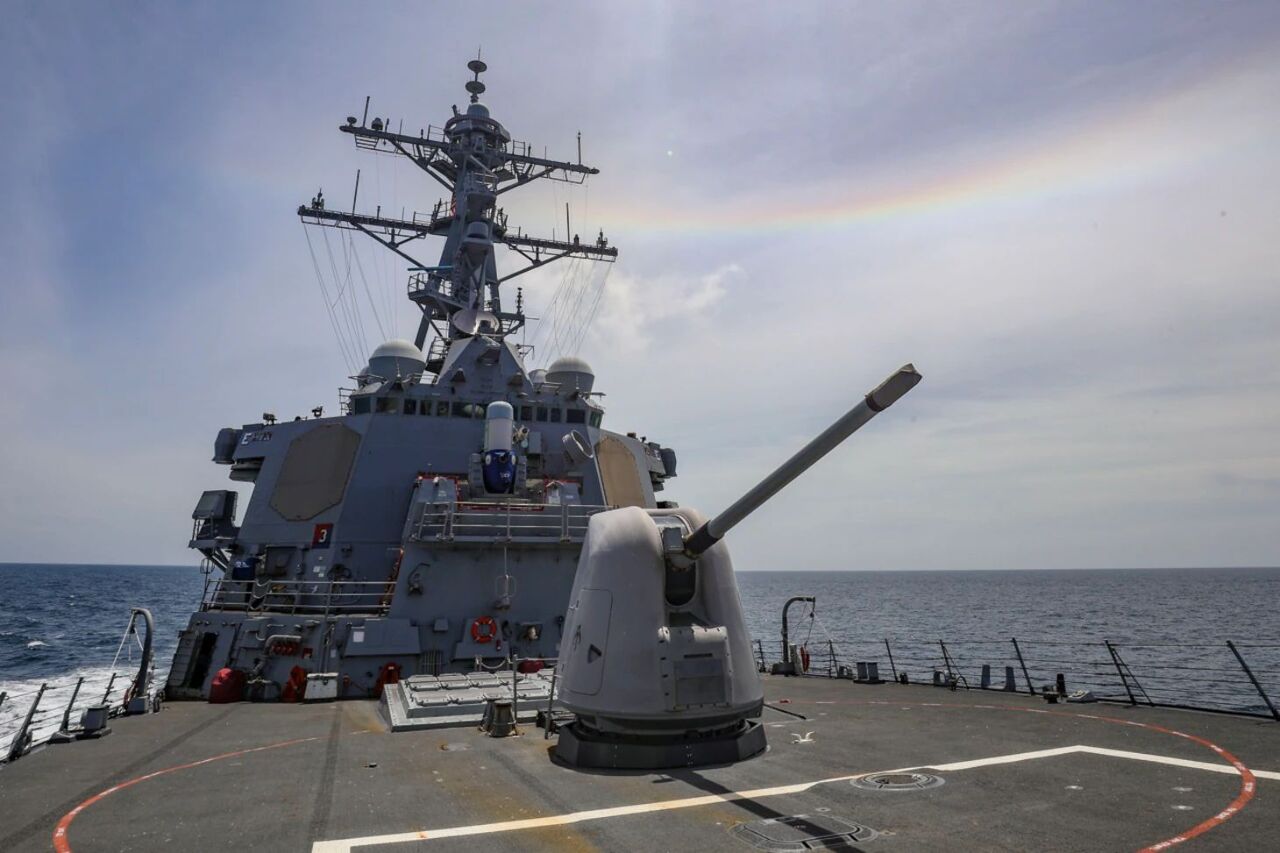 Passage de deux navires militaires américains dans le détroit de Taïwan
