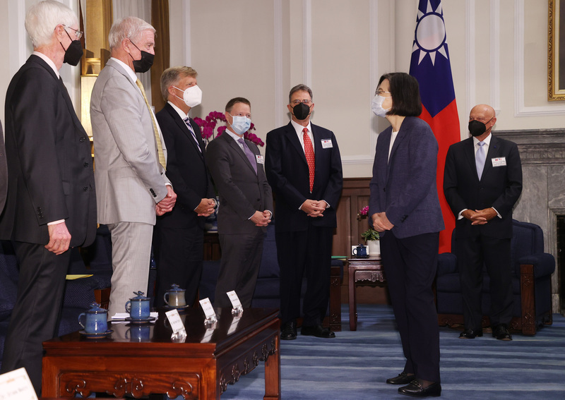 Un groupe de chercheurs de la Hoover Institution reçu au Palais présidentiel