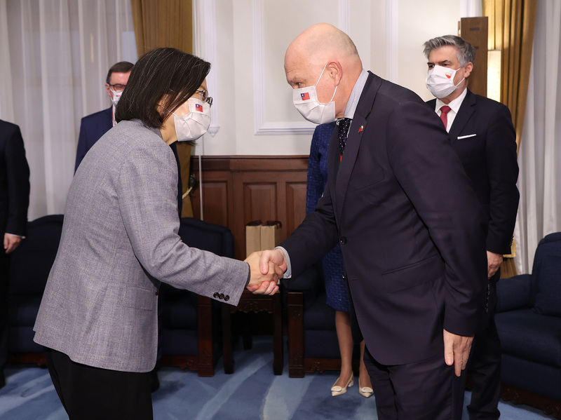 Tsai Ing-wen reçoit une délégation parlementaire polonaise