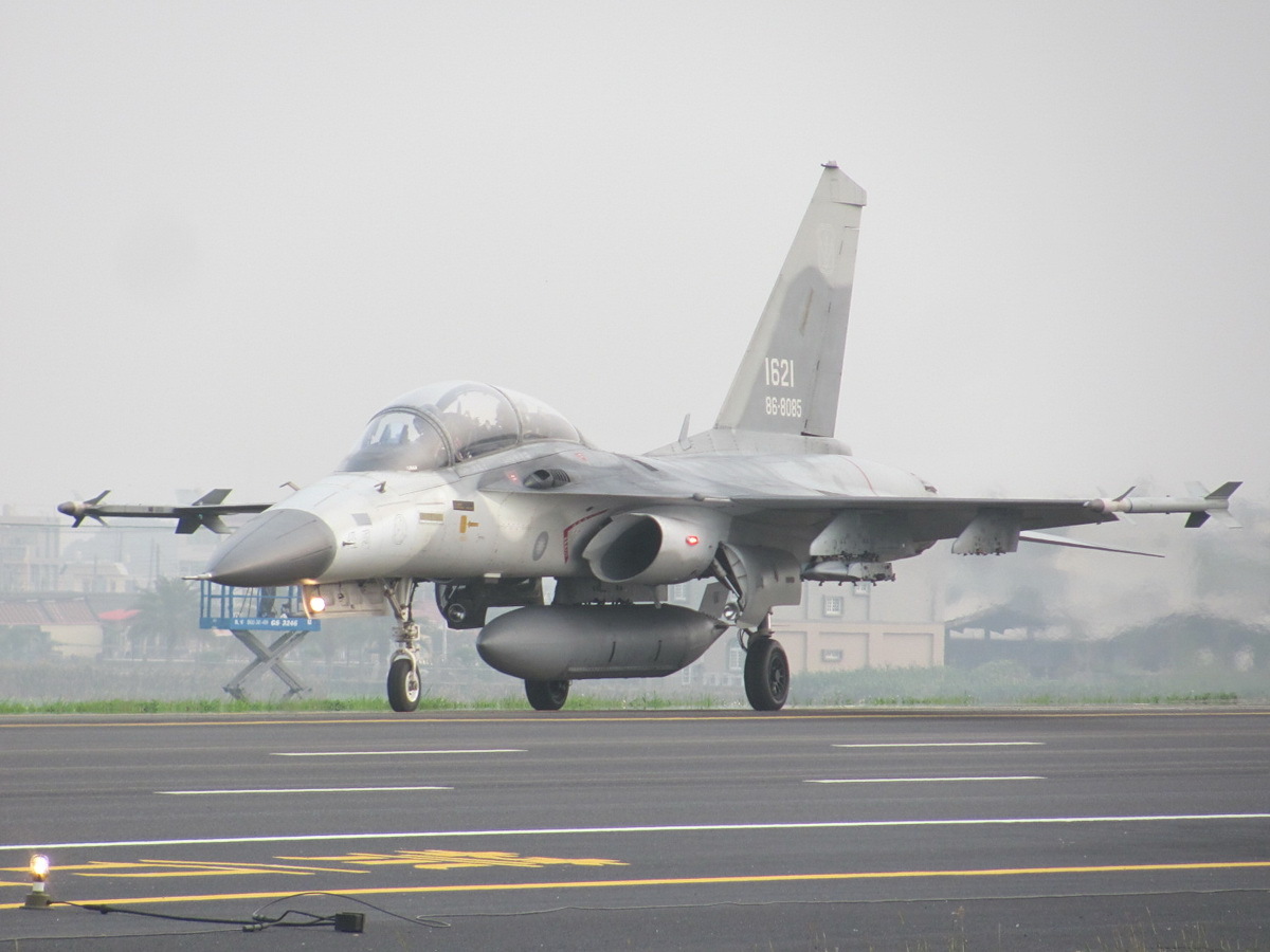 Exercices conjoints de l'armée de l'air et de la marine