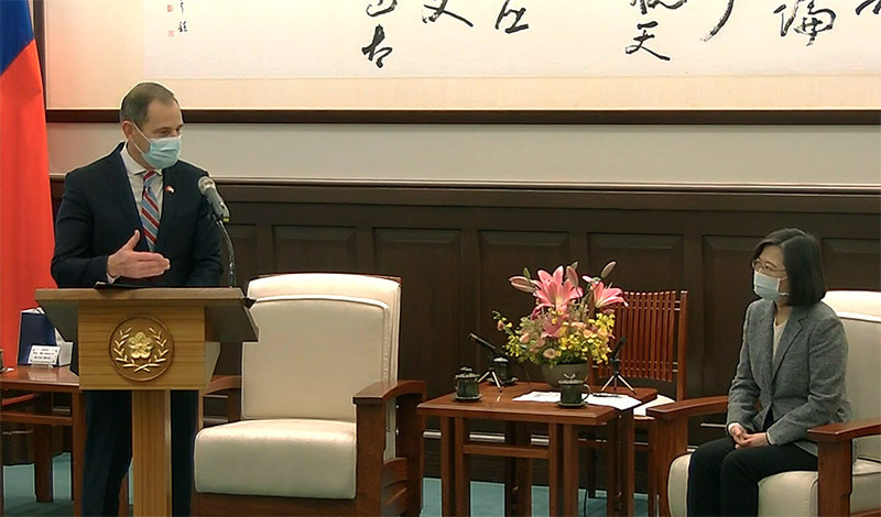 Tsai Ing-wen remercie le Congrès américain pour son soutien à Taïwan