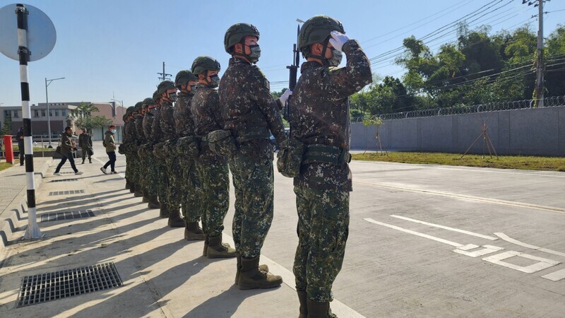 Lai Ching-te annonce une hausse de la solde des militaires