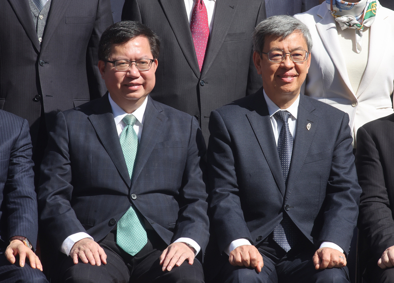 Le nouveau cabinet basé sur un équilibre des factions