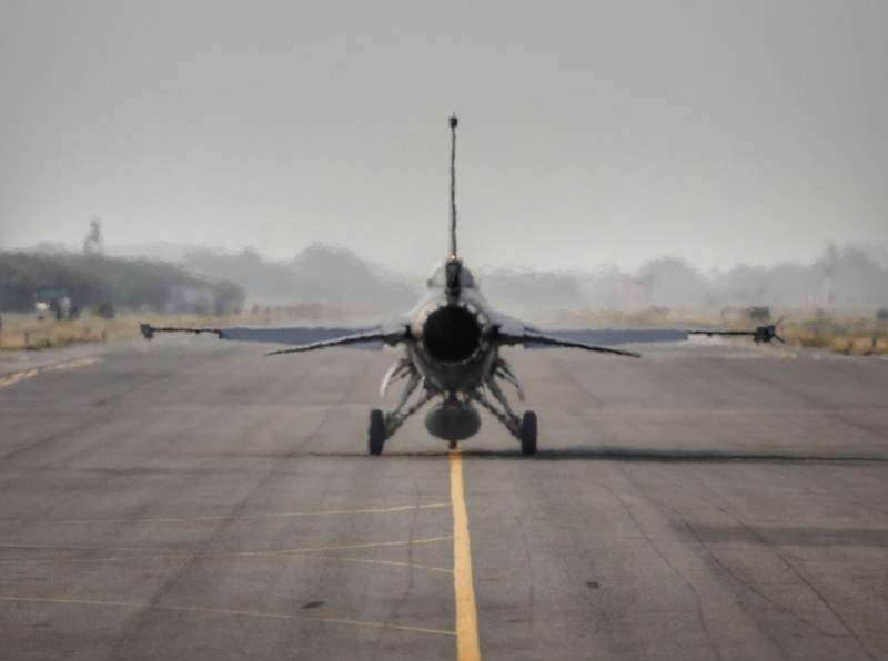 Washington annonce une vente de systèmes de veille infrarouge pour les F-16 taïwanais