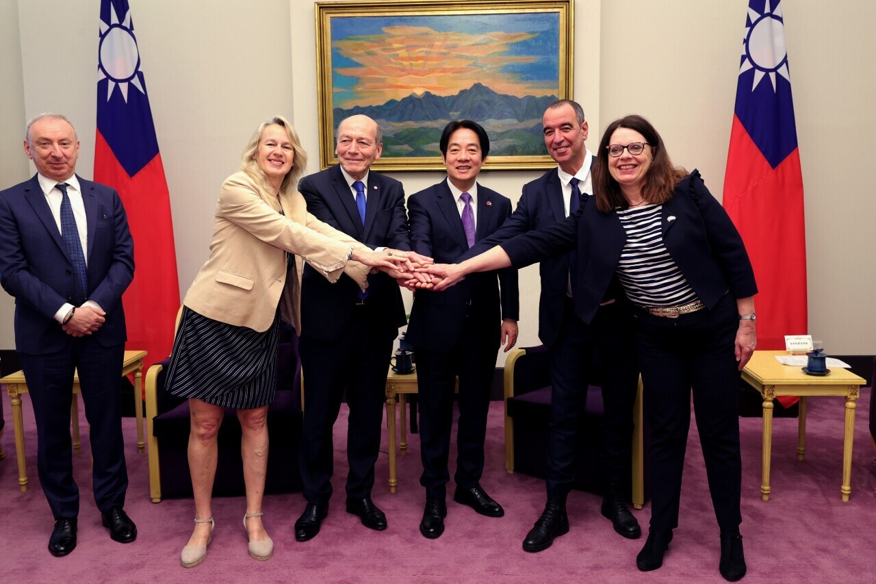 La délégation parlementaire française rencontre le vice-Président, le président du Yuan législatif et la ministre du Numérique
