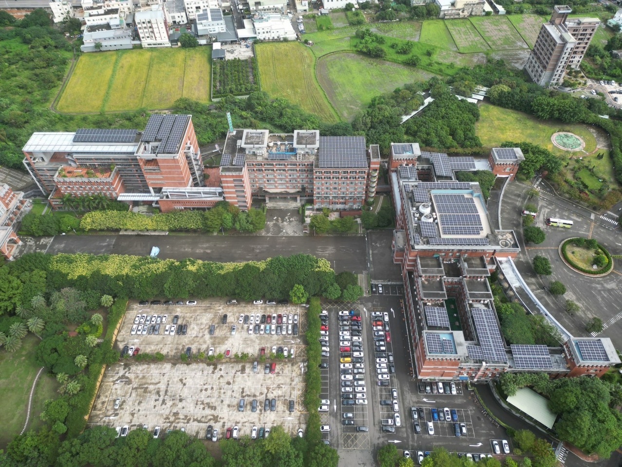 L’Université Kainan passe au vert énergétique