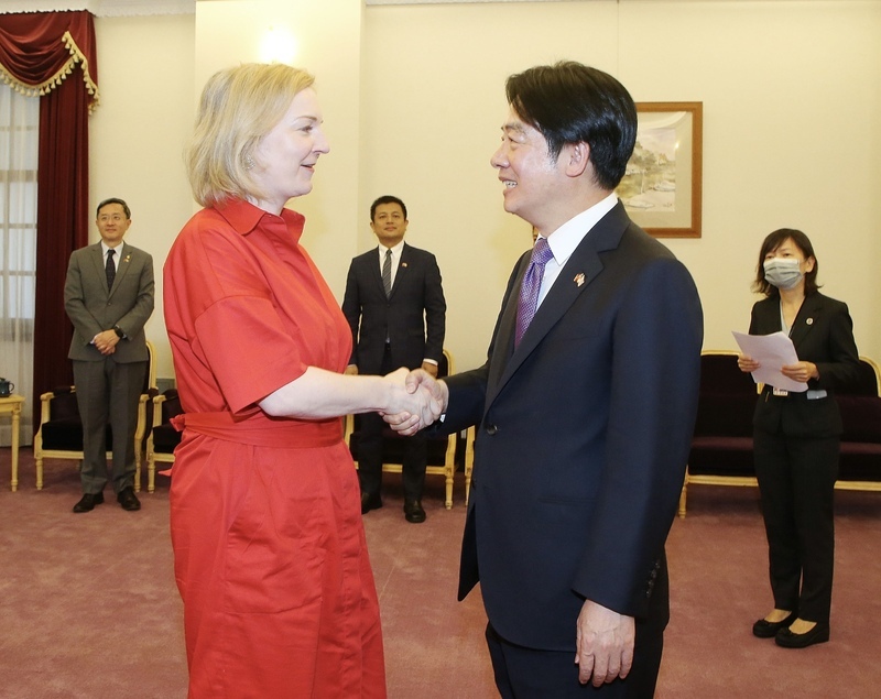 Liz Truss soutient la candidature de Taïwan au CPTPP